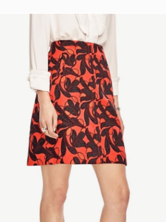 Ann Taylor Dresses & Skirts - Ann Taylor Vine Jacquard Side Pocket Skirt size 4